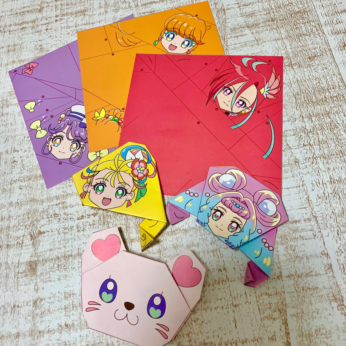 講談社たのしい幼稚園編集部 公式 発売中の だいすきプリキュア ファンブック Vol 3 トロピカル ジュ プリキュア おてがみ おりがみあそび のページでは 切って折るだけの可愛いお手紙で遊べます 裏面も可愛い トロピカル ジュ 講談社たのしい幼稚園編集部 公式 発売中の だいすきプリキュア ファンブック Vol 3 トロピカル ジュ プリキュア おてがみ おりがみあそび のページでは 切って折るだけの可愛いお手紙で遊べます 裏面も可愛い トロピカル ジュ