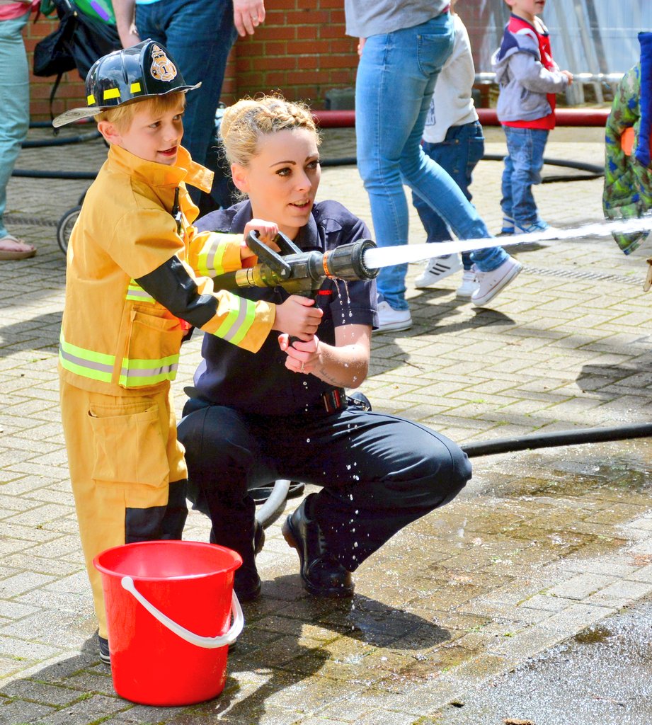 Firesnapper999's tweet photo. Looking through my TL, there are some nasty armchair Muppets out there. Just a little reminder, #CommunityFirefighter #CommunityCopper ...... Not just a hashtag. #commUNITY #BeKind https://t.co/nFyAoxgrRN