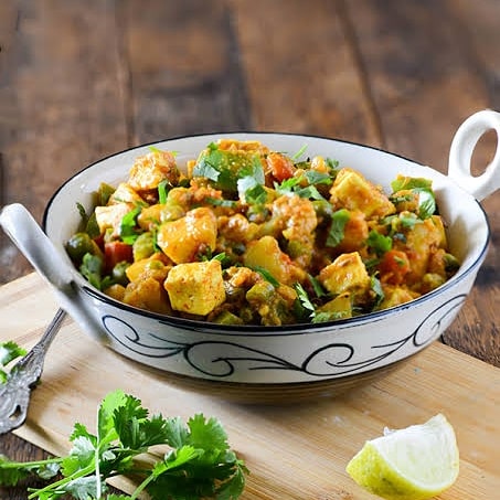 EAT52034173's tweet photo. Today's  Sankranti Special... #peaspulao with #kadhaiveg 

            Open at 12 O'clock 

Take Away 15% Off For Every Order.

                     HURRY UP https://t.co/S2b5k9gYPy