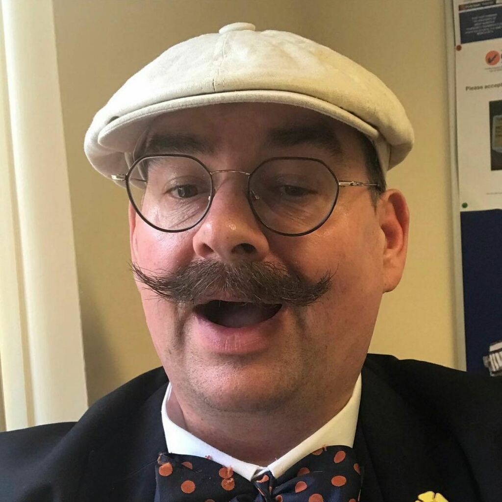 The one and only, Minibus Matt!
Ready to start his Friday rounds. 
.
.
.
.
 #bearded #beardsofinstagram #beardlife #tbbclub #thenorfolkbeards #thebritishbeardclub #instabeard #instabeards #followme #member #comejoinus #welcome #club #brothers #instagood … instagr.am/p/CRYIAJolp3s/