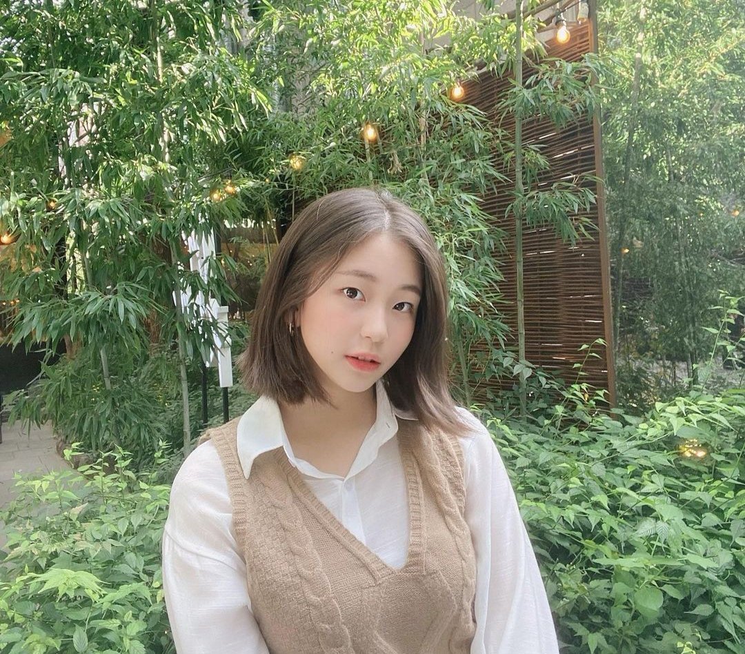 JYPNGGU's tweet photo. IM TELLING YOU IT'S RHE QUEEN #AhnYuna!!! #JYPNewGG #JYPNGG #BLINDPACKAGE #GRAB_YOUR_FUTURE https://t.co/qLzaXI5RBm