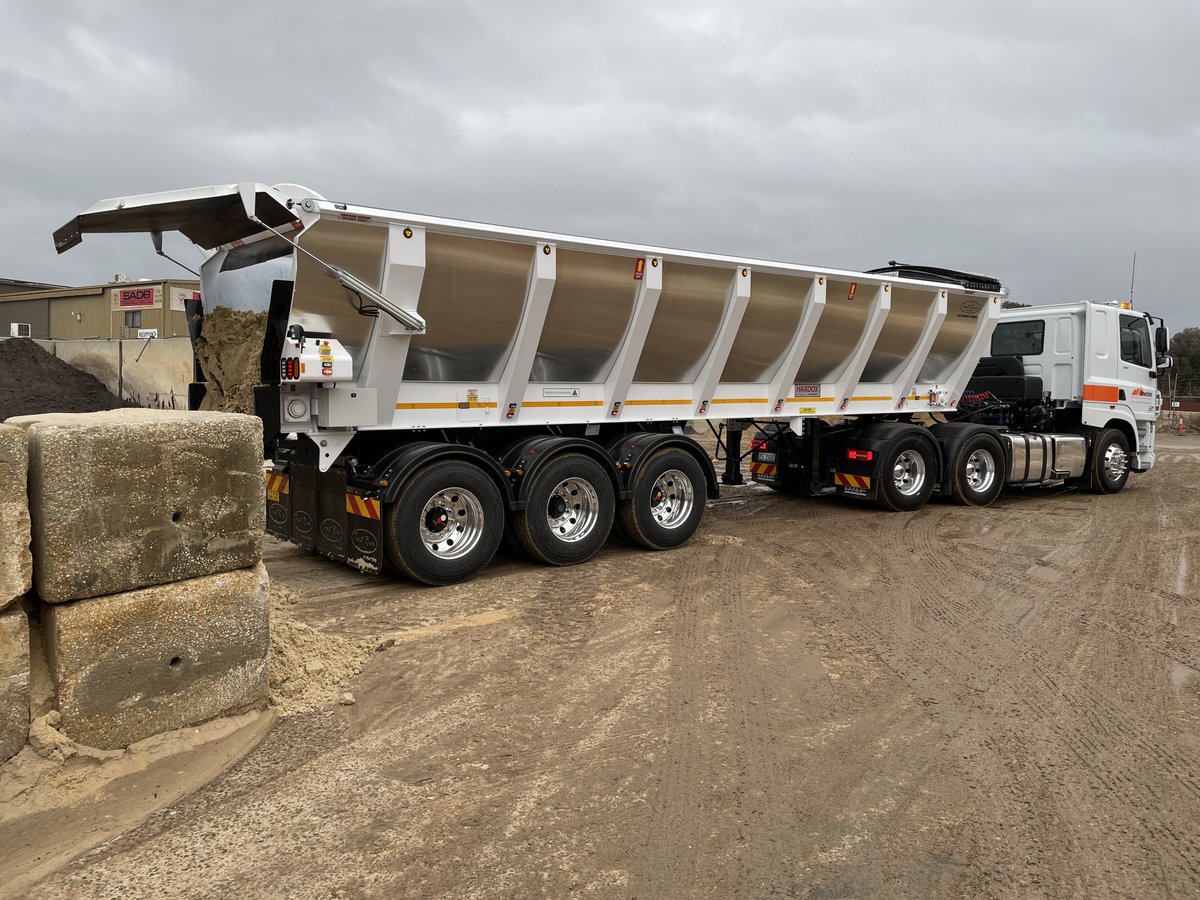 NewtonsBLS's tweet image. Our family grew by one today! 🚚

Introducing Truck 70 to our ever-growing fleet! This beauty - a DAF CF - will be used to deliver bitumen to site and help build our roads! 🚧