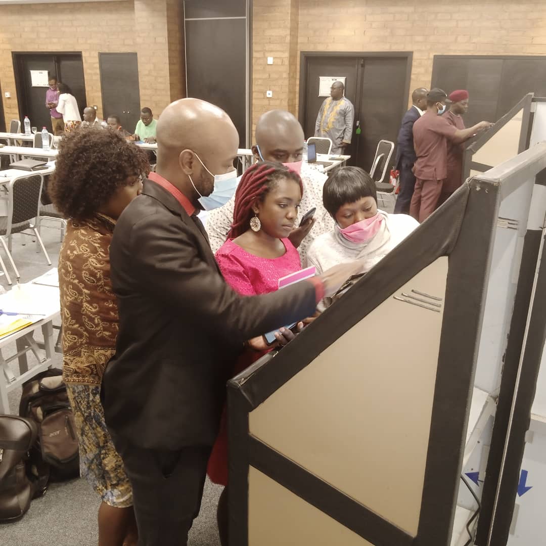 DigaMathieu's tweet image. Espace citoyen et participation citoyenne : un atelier de Design Thinking 💡📝 pour imaginer les bornes numériques de demain. 🖥️ #PRADEC #PROMUD