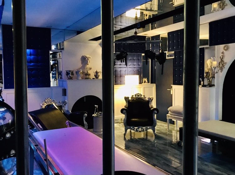 BizarradiesMUC's tweet photo. #Fetischstudio #Dominastudio #bdsmMünchen #bdsm #bizarr #Bizarrstudio #smStudio #sm #bdsmApartment #Dominatrixstudio #Fetisch #Fetischerotik #Shootinglocation #smMietstudio #Fotolocation #Mietstudio #Studio #smApartment
Erotisch - magisch - signifikant ...
Das #BIZARRADIES https://t.co/jAW1hoPjpC