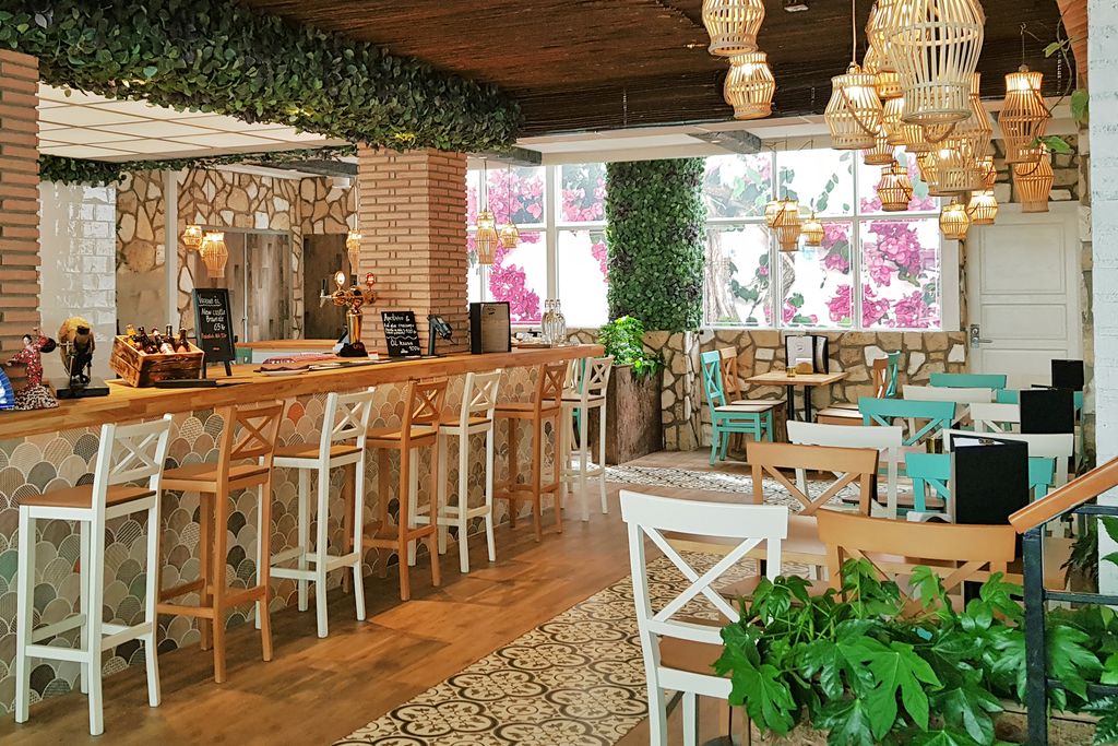 REALONDA1952's tweet photo. Project >> Restaurante Aliño en Umeå (Suecia) >> Scale Shell Patchwork 30,7x30,7cm · Porcelain Tile | More info: https://t.co/J8oOA1aZ8n
#Realonda #ceramica #madeinspain #tileofspain #porcelain #decoracion #restaurantdecor #patchworktiles #scaletiles #interiors #architecture https://t.co/fcU80KPUkl