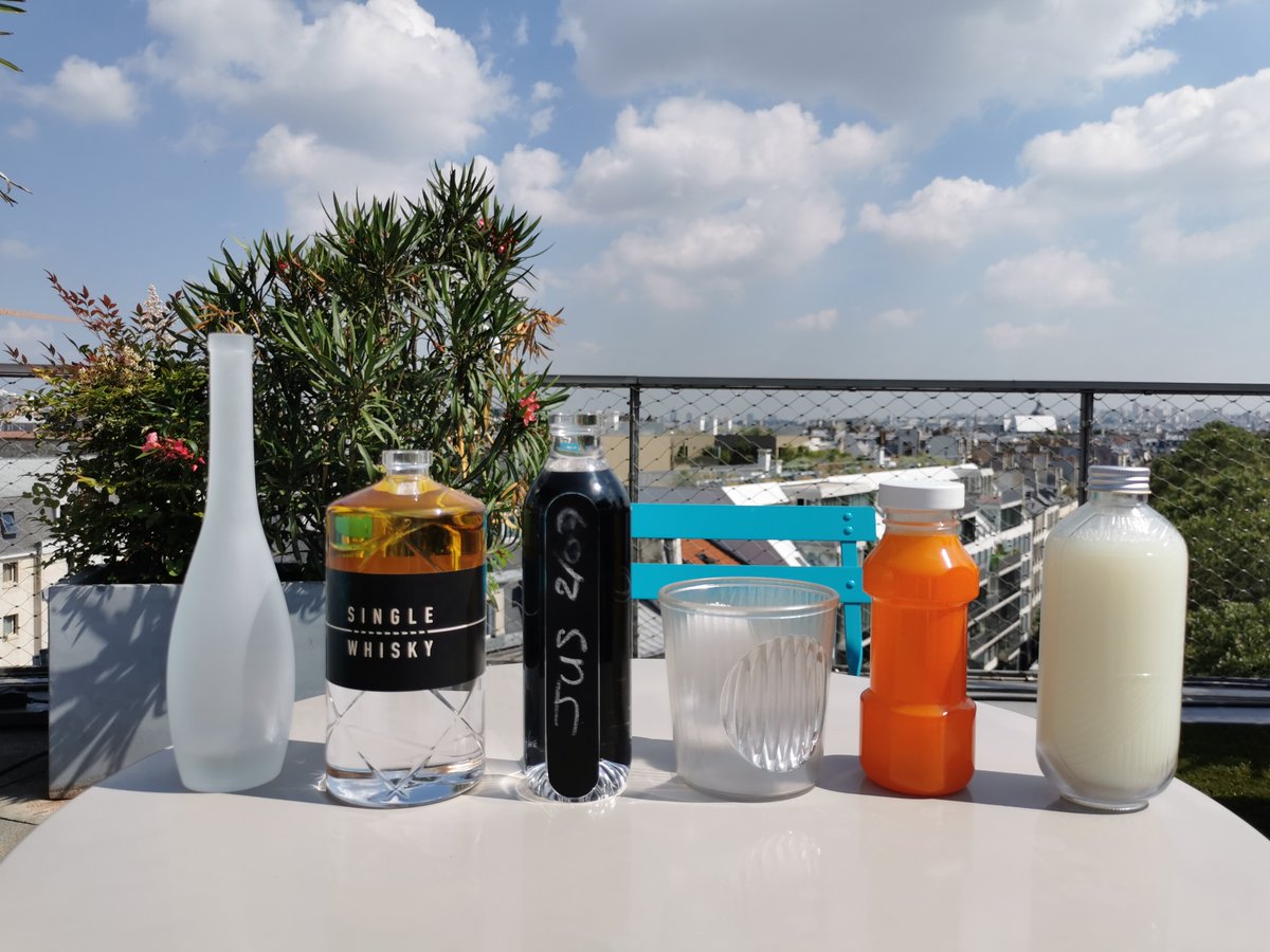 Verallia ouvre un nouveau chapitre avec une 13ème édition placée sous le thème "Le verre sans modération" ✨ Les étudiants sont invités à concevoir une bouteille innovante et esthétique pour les boissons sans alcool ou peu alcoolisées. #vda #edition2022 #staytuned #concours