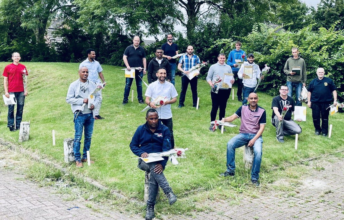 Noorderpoort's tweet photo. 🔧🧰 Meer technici opleiden voor in de bouw &amp; techniek. Dat doen we in @HetHogeland samen met @Werkpl_Ability en @wizgroningen in het project Noorderhuizen. 

🎓 Deze toppers zijn met hun diploma of praktijkverklaring klaar voor de volgende stap! 

Gefeliciteerd! #goudgeslaagd https://t.co/pnN3F6Kji2