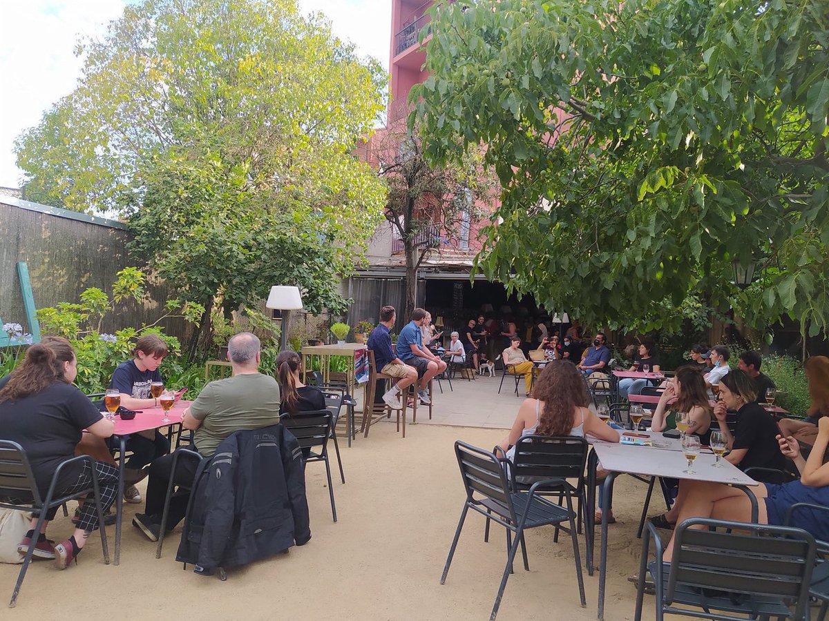 El passat dimecres vam realitzar conjuntament amb Gimnàs Popular Estel Roig, CUP i Endavant una xerrada sobre la repressió.
Vam poder escoltar el testimoni d’en Marcel i del col·lectiu 21 Raons.