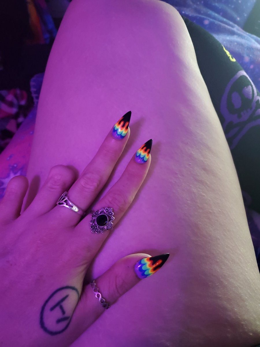 LilLotus15's tweet photo. I want to get my nails done again 😩
#handcontent #acrylicnails https://t.co/O50vZ4nfPt