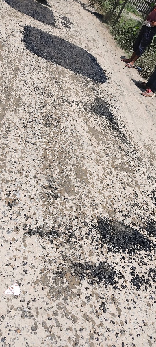 Nasrullahpora's tweet photo. Macadamization of Nasrullahpora to Soibugh road 
Jenab @DC_Budgam @XenRnB_Budgam.@shahbazmirza9 Please have a look. This is the condition of  Underprocess macadamization  kadipora -Nasrullahpora- soibugh road https://t.co/jMUiQkSkDe
