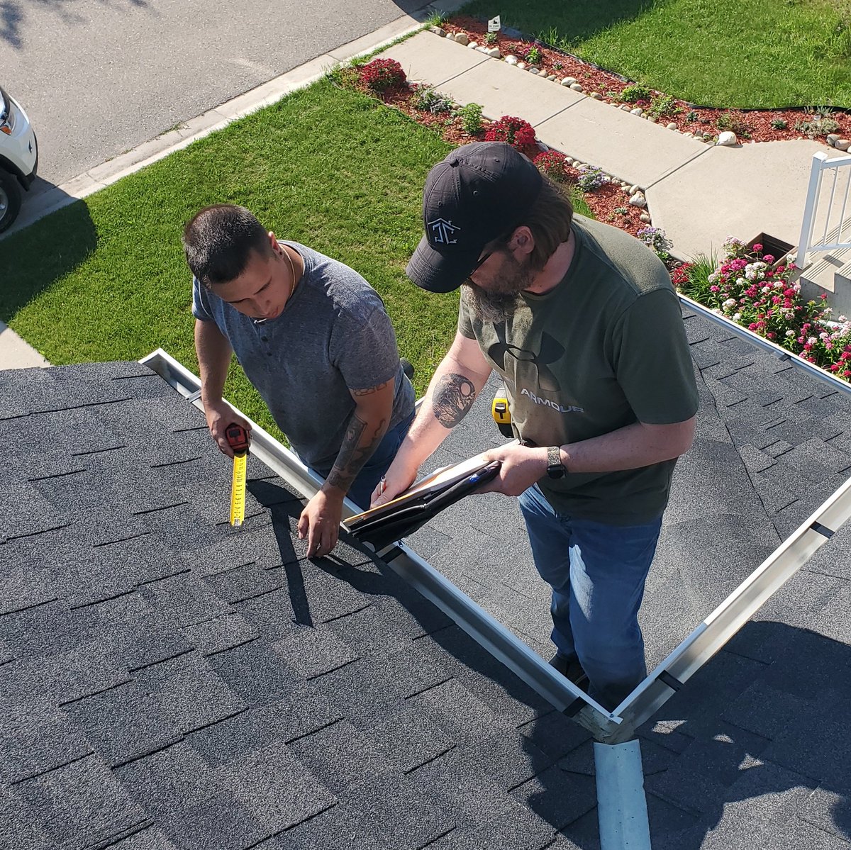 CCRandExteriors's tweet photo. When hail storms hit, our team at Clear Choice Roofing and Exteriors have boots on ladders and roofs to assess the damage to your property  on behalf of you and your insurance company!  Let us help bring your exterior back to beautiful! Call gerald@clearchoiceexteriors.ca https://t.co/yW29ZhZljN