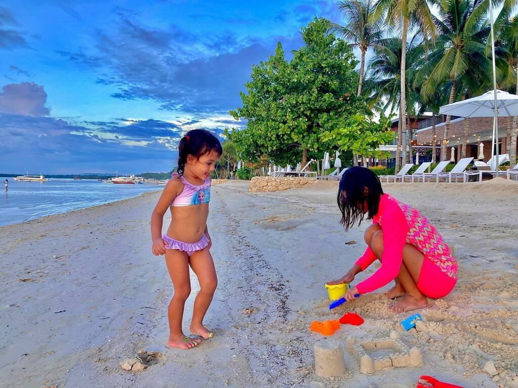 LetsAllGo2's tweet photo. Sand Play https://t.co/oZVgABSFLY https://t.co/M2jwuz1T7J