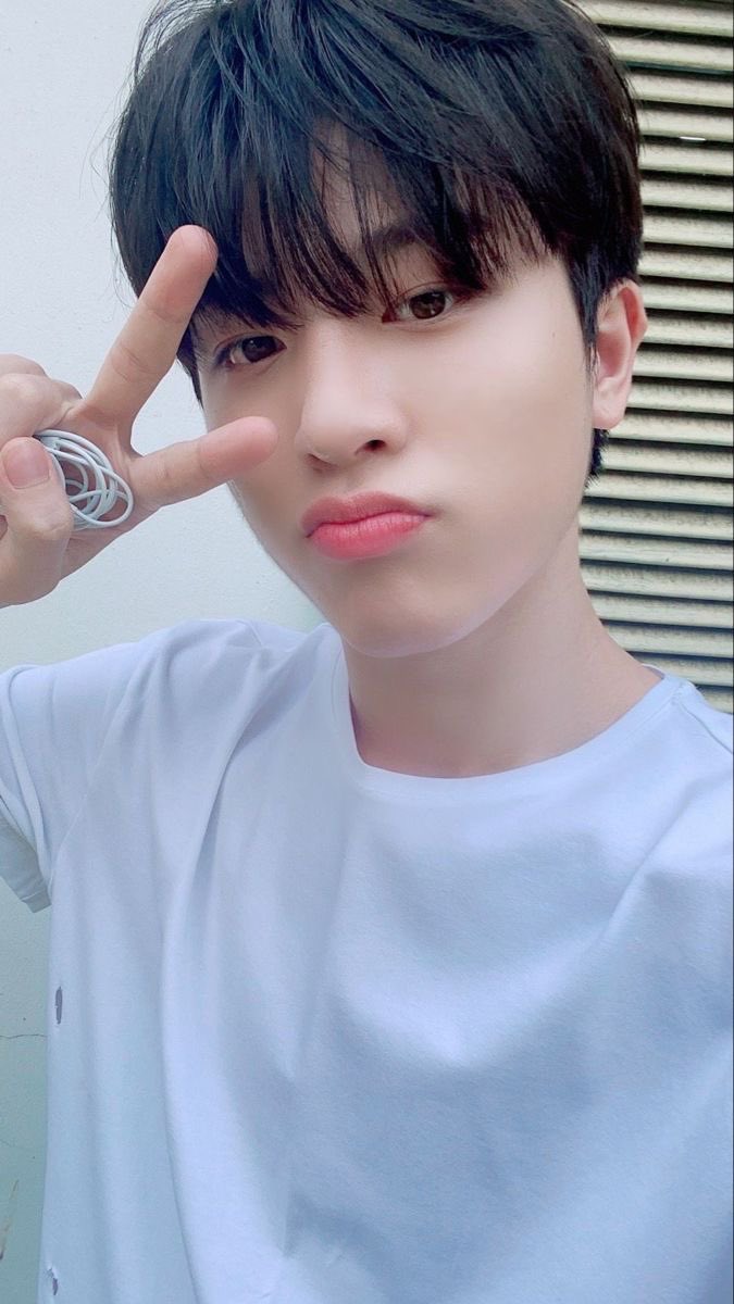 hhlatuine's tweet photo. get well soon em bé của chị #GetWellSoonJunghwan @treasuremembers https://t.co/OAgaB6FipM
