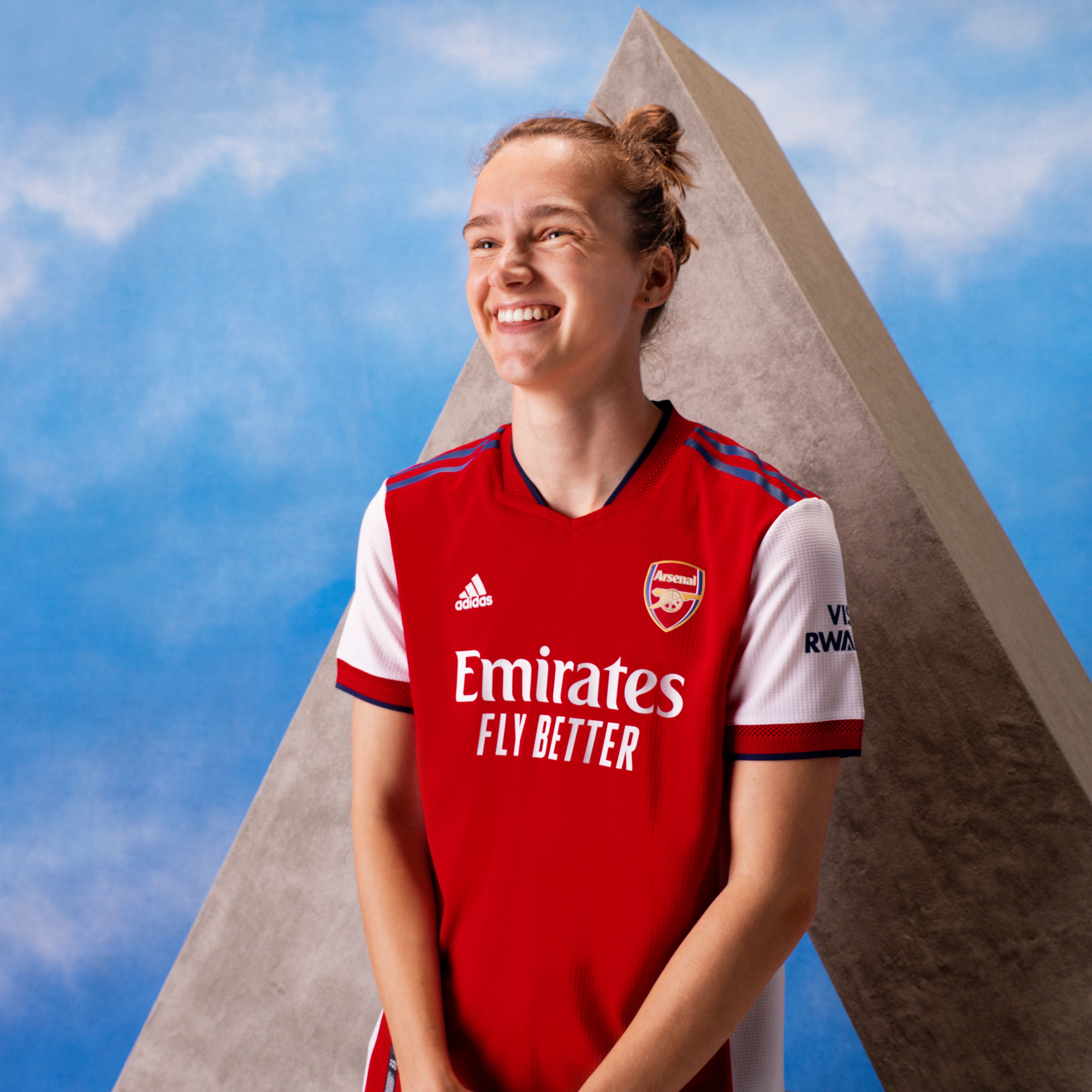 adidas UK en Twitter: "Where we belong. Introducing the new @Arsenal home jersey for 2021/2022, exclusively now through adidas official club https://t.co/z7DIRovT4A https://t.co/zCyIYDDsDT" / Twitter
