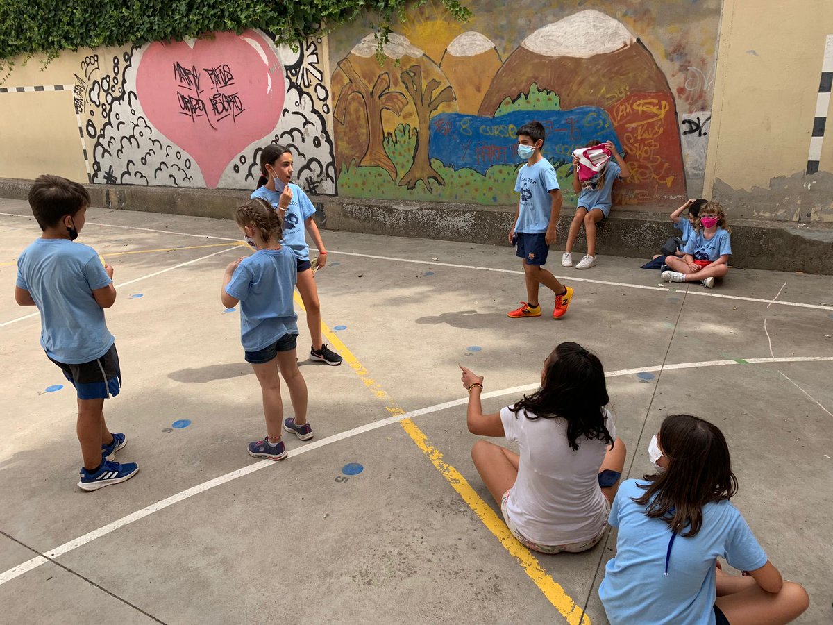 CVRasal's tweet photo. Hasta aquí la semana 3 de nuestra colonia urbana. Esto se va acabando 😥 pero aún nos queda una semana más y la vamos a aprovechar al máximo! 😃🏃🏻‍♀️
•
Mientras los paralelos están apurando sus últimas horas de su #RASAL2021, a disfrutar la última noche! 🍍💒

#CVR #RASAL #CVRasal https://t.co/FGNn4nvT33