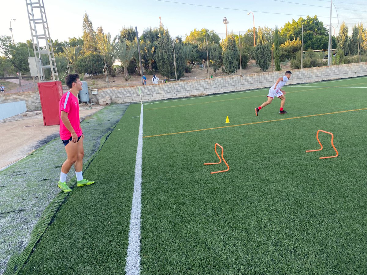 Ezequielmarti34's tweet photo. Pre-pre temporada 21/22 🔋✅⚽️ https://t.co/c9y5wWFf9J
