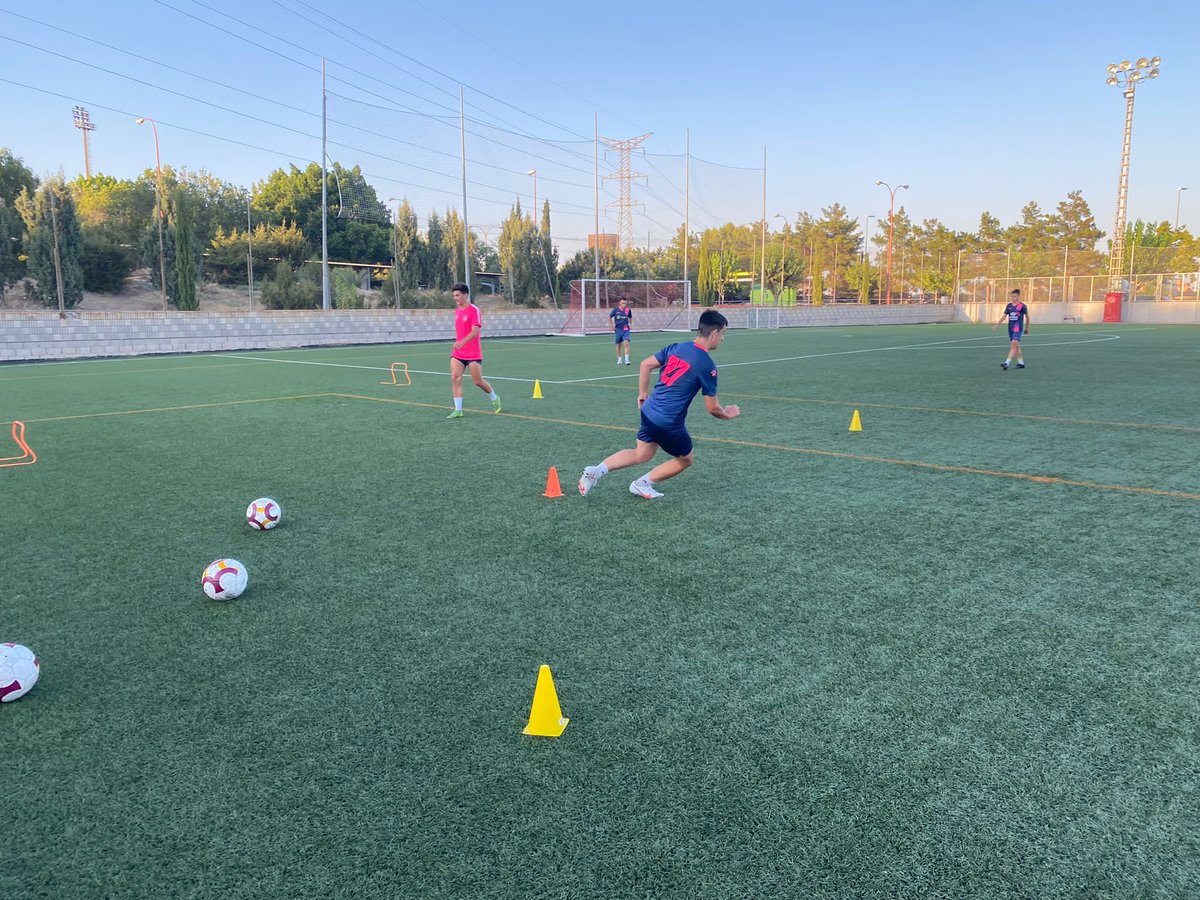 Ezequielmarti34's tweet photo. Pre-pre temporada 21/22 🔋✅⚽️ https://t.co/c9y5wWFf9J
