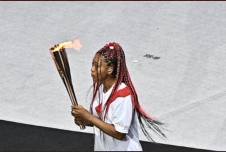 ug_edge's tweet photo. #EdgeSport: When the 2020 Olympic flame at last illuminated an enormous cauldron in Tokyo's Olympic Stadium, it was lit by Naomi Osaka, Japan's 23-year-old tennis superstar. https://t.co/xoFBFpaNfr #Tokyo2020 #TokyoOlympics https://t.co/JLsOVbLPET