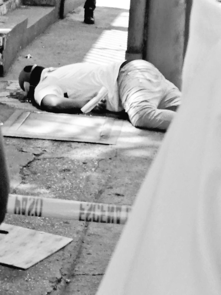 URGENTE
Hombre es asesinado hace poco en la Cdla Valdivia, sur de Guayaquil.
El sicariato se registró en la avenida principal. <a href="/teleamazonasec/">Teleamazonas</a>