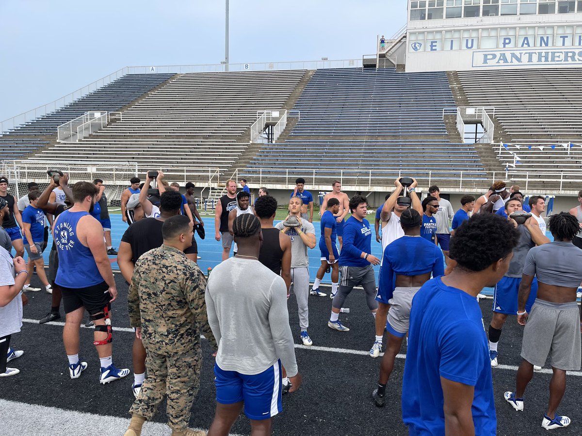 Unbelievable day of workouts🏋️‍♂️ Had the privilege to have a few Marines come down and show us what hard work and perseverance can do in a team setting! #RunWithUs l #WIN