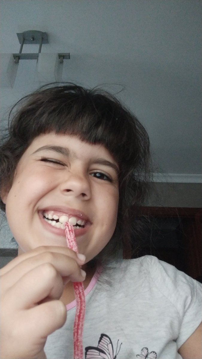 CeliaRubioB's tweet photo. Alguien está comiendo algo dulce como una... https://t.co/IYdUDlpI9x