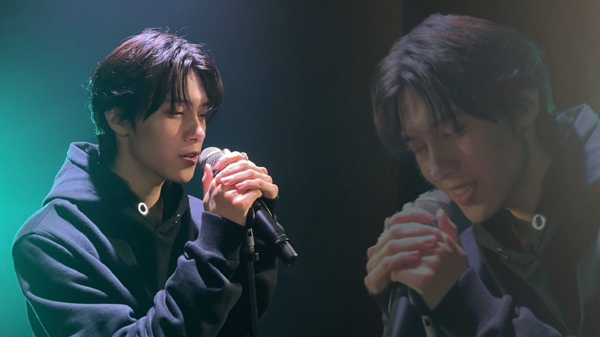 henduhry's tweet photo. mike wazowski singing meme but make it hendery https://t.co/sV75G6pDt4