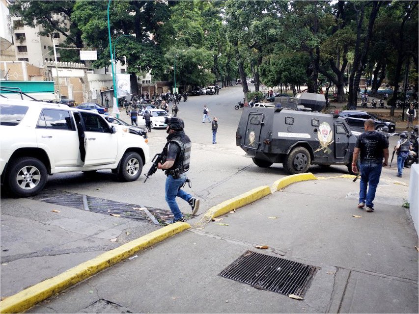 #CICPC neutralizó dos integrantes de la banda delictiva de la Cota 905.
instagram.com/p/CRrbBbnrLiV/…