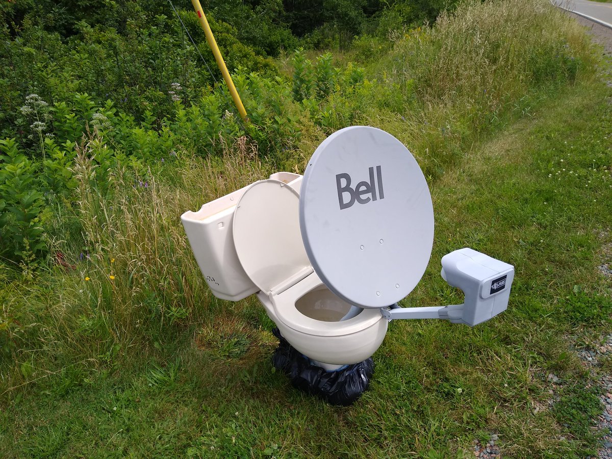DWPippy's tweet photo. I'm never going to get back the over $160 @BELL Canada wrongly charged us but took it out of our bank anyway. Nor satisfaction for 2 years of promises and lies about a refund. Please help by retweeting my visual commentary and displeasure on this deceptive and incompetent company https://t.co/Y1di6iEFnc