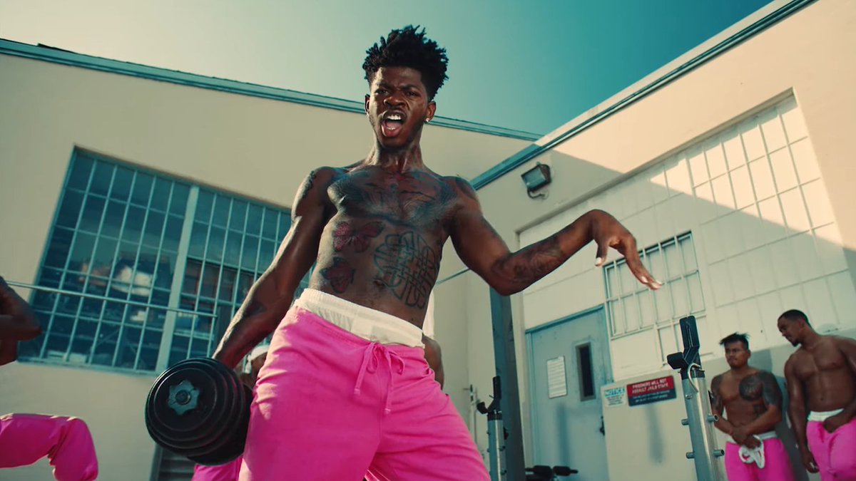 Theus_martinez_'s tweet photo. Atualização do meme 
#lilnasx #IndustryBaby https://t.co/7xZBWETYpq