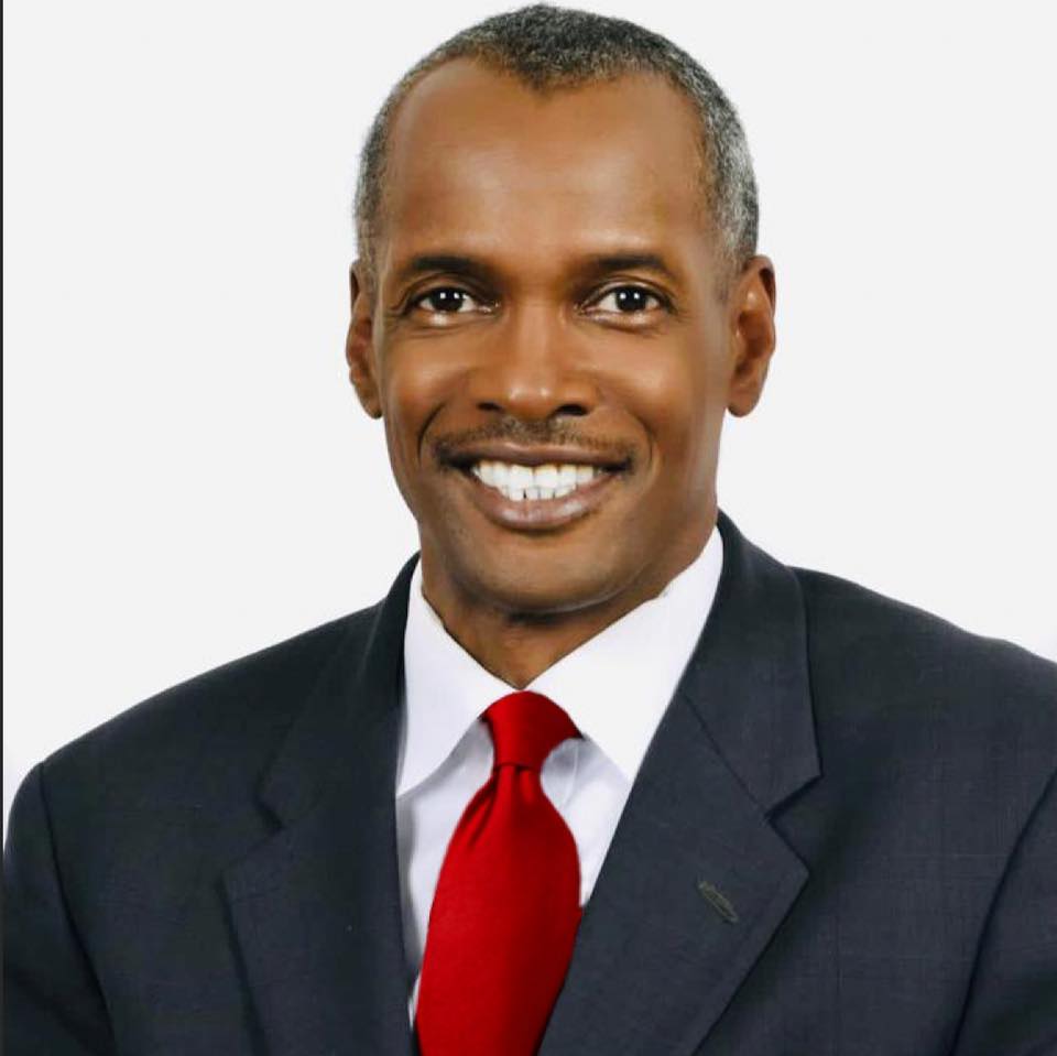 PMDeliveryUnit's tweet image. The Gov't has awarded @tylertech a contract to implement an Electronic Permit Review &amp;amp; Inspection System, @MOPW242 Minister Desmond Bannister announced yesterday. This will facilitate the online submission of building construction permit applications.