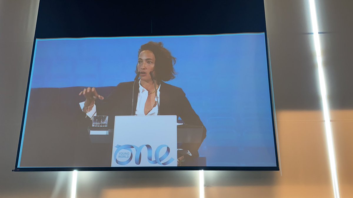 isaacbdz's tweet photo. @paoramos eres lo máximo! Siempre es un placer escucharte! #oneyoungworld @OneYoungWorld #OYWNYCHub https://t.co/Vjk4S9emwQ