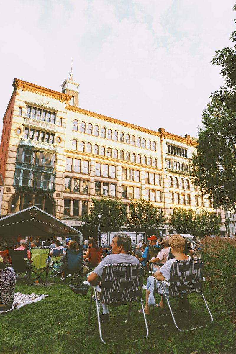 SpringfieldBID's tweet image. Nothing like a high energy Court Square Concert to kick-off the weekend. Join us this Thursday for Trailer Trash! -> bit.ly/2V23dW2