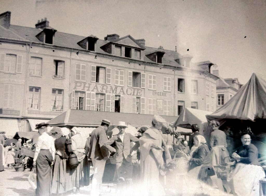 FacesInTheLight's tweet photo. Photo #306. Another from St Valery-en-Caux market place. Non-glass batch, circa 1905 #facesinthelight #stvaleryencaux #normandie #edwardian #blackandwhitephotography @VilleStValery https://t.co/J0ZKsY7nOL