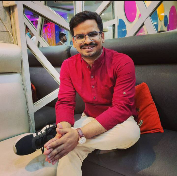PragyaS15141427's tweet photo. Prasant sir thanku. cause of your mcq lectures mera polity bhoot he achi ho gyi thanku so much sir on the occasion of guru purnima I want to thank you for your efforts sir happy guru purnima @AbhishekABC123 @SumitRathi03 @PraveenIAS2110 https://t.co/XjxIiZ4RIt