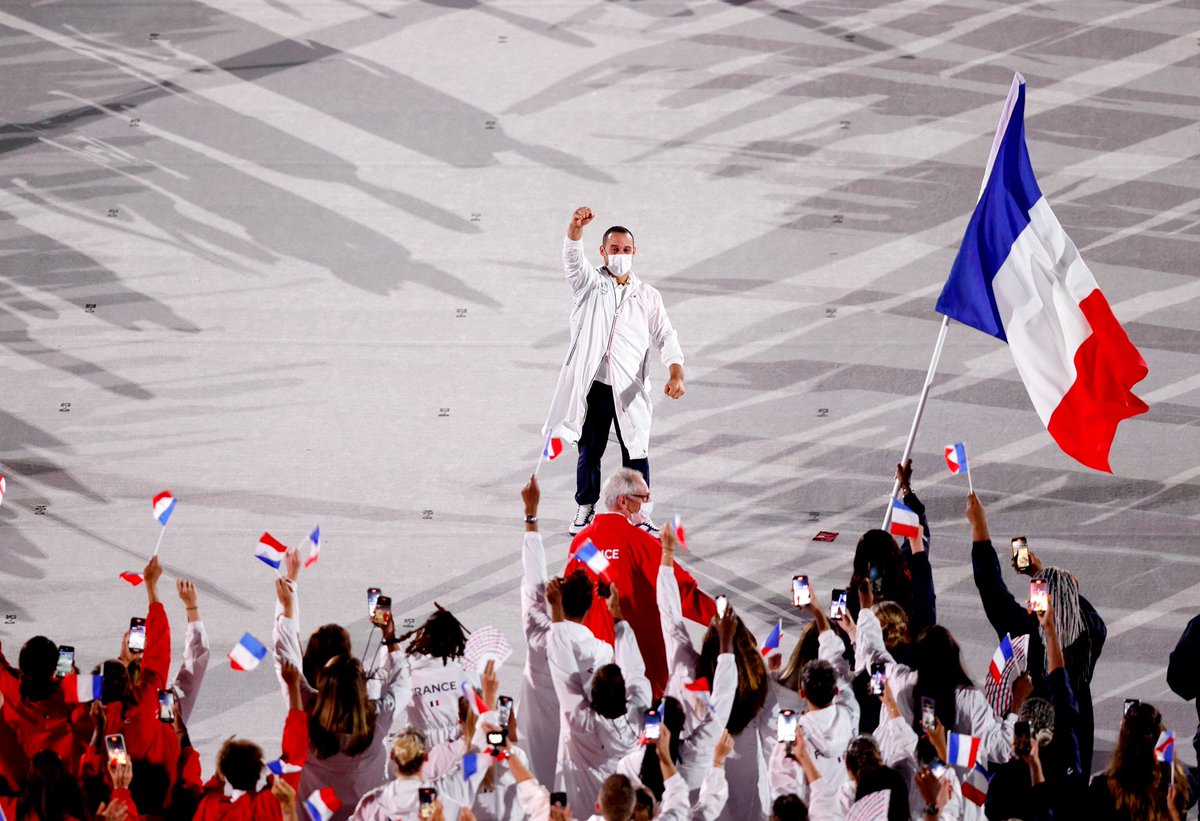#Tokyo2020 en français (@tokyo2020fr) on Twitter photo La France !!! 🇫🇷
La judoka Clarisse Agbegnenou et le gymnaste Samir Aït-Saïd fiers de représenter leur pays !
Quelle liesse chez la team France ! On adore !😍
<a href="/TonyEstanguet/">Tony Estanguet - OLY</a>, ça te plait ? 😉
#Tokyo2020 | #UnitedByEmotion | #OlympicSpirit | #OpeningCeremony La France !!! 🇫🇷
La judoka Clarisse Agbegnenou et le gymnaste Samir Aït-Saïd fiers de représenter leur pays !
Quelle liesse chez la team France ! On adore !😍
<a href="/TonyEstanguet/">Tony Estanguet - OLY</a>, ça te plait ? 😉
#Tokyo2020 | #UnitedByEmotion | #OlympicSpirit | #OpeningCeremony