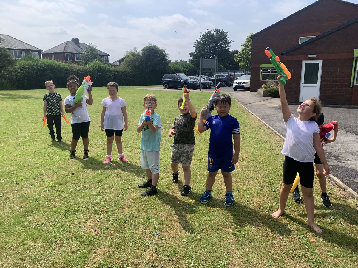 MissSmith43's tweet photo. Going out with a splash 💦 Thanks for an incredible year Y1/2 @Bowness_Primary https://t.co/Fm27lRdaB9