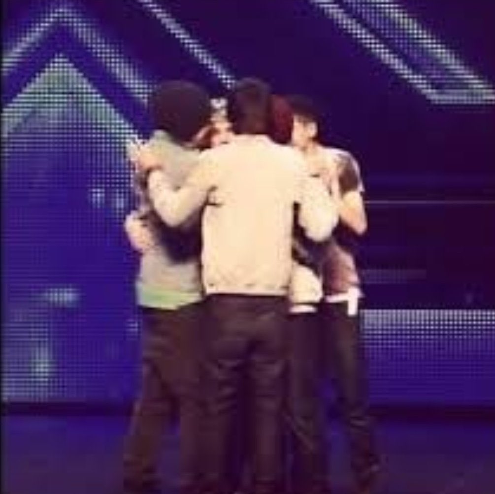 TomLucitor28's tweet photo. 11 long years have passed, but u will always have a place in my heart, for those smiles and laughs that saved my life ❤️‍🩹 #Happy11YearsOneDirection  #11YearsOfOneDirection #Alwaysinourheartsonedirection https://t.co/fc4o1RJfpD