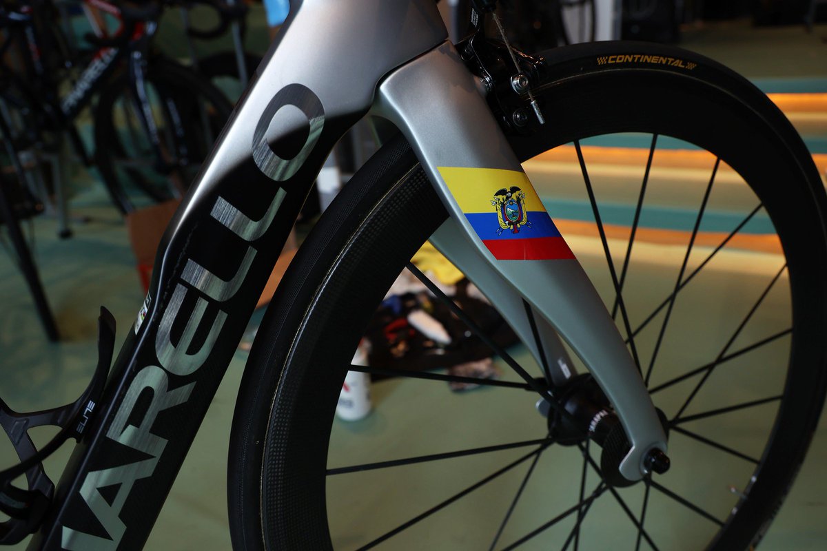 RichardCarapazM's tweet photo. Hoy emoción especial y dispuesto a darlo todo !! No todos los días hay oportunidades con la lotería. 236 km de pura emoción sobre la bici 🤩 Buena suerte a todos los mijines que representamos a Ecuador 🇪🇨 📸 @ECUADORolimpico https://t.co/7LkKrJ3osR