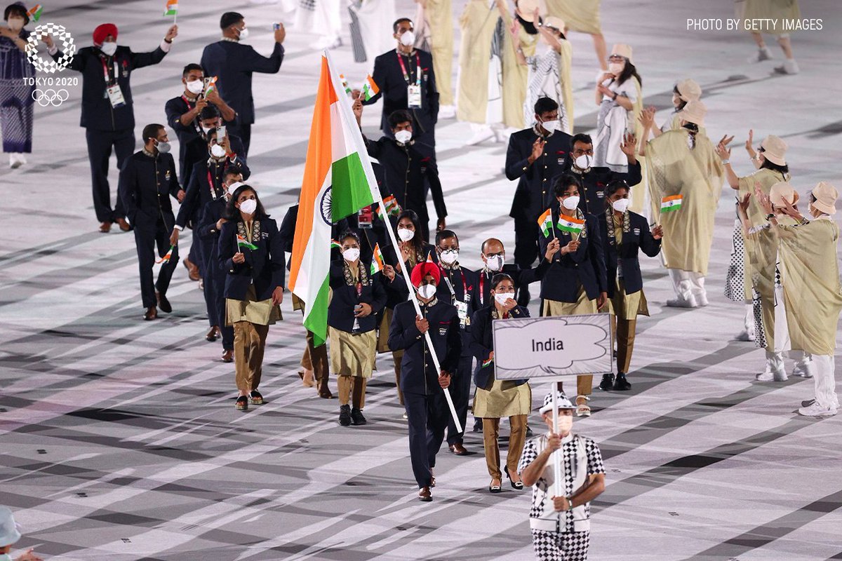 Indian Contingent marching at the Opening Ceremony of #TokyoOlympics .

#IndiaAtTokyo2020 #Cheer4India 🇮🇳 #UnitedByEmotion #Tokyo2020