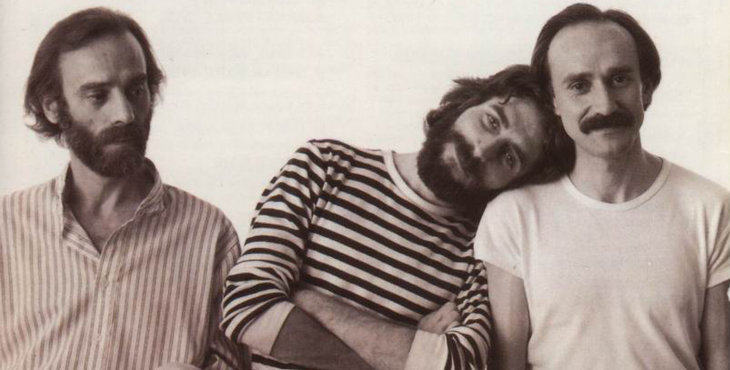 REPORTAJE | La Mandrágora.

Allá por 1981, cuando Tejero enseñó la pistolita y la Movida campaba a sus anchas, tres renegados de la vida grabaron un disco y eran Joaquín Sabina, Javier Krahe y Alberto Pérez. 

Enlace: adobosound.com/2021/07/la-man…

Escrito por Juan de la Fuente.