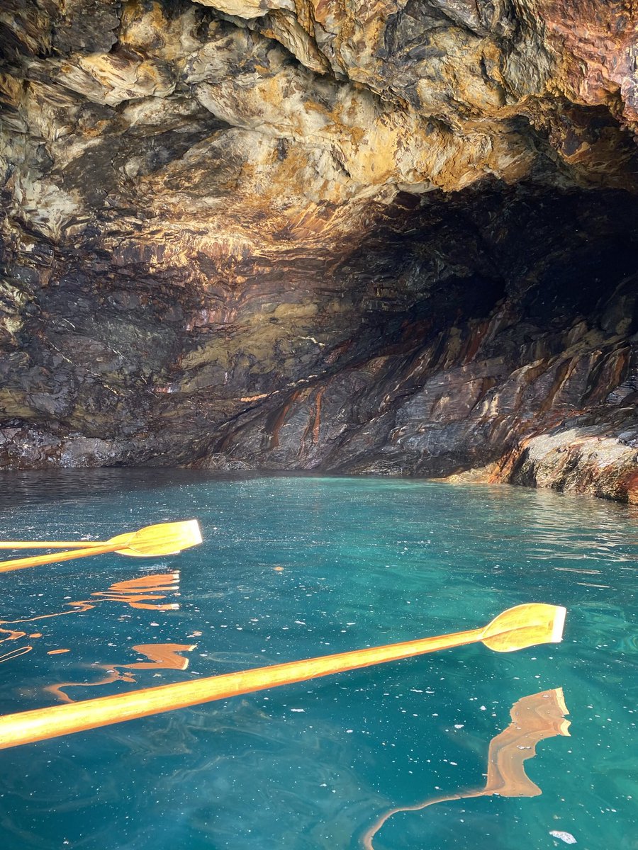 AvrilGreenaway's tweet photo. We’ve had millpond seas this week which means exploring caves off #Boscastle in the gig. This was Pentargon just North of Bos yesterday evening, coxing our MB crew. A crystal clear turquoise sea full of shoals of fish & jellies #CleanerSeas #BeTheSolutionNotThePollution #Cornwall https://t.co/IqA5D0KMSO