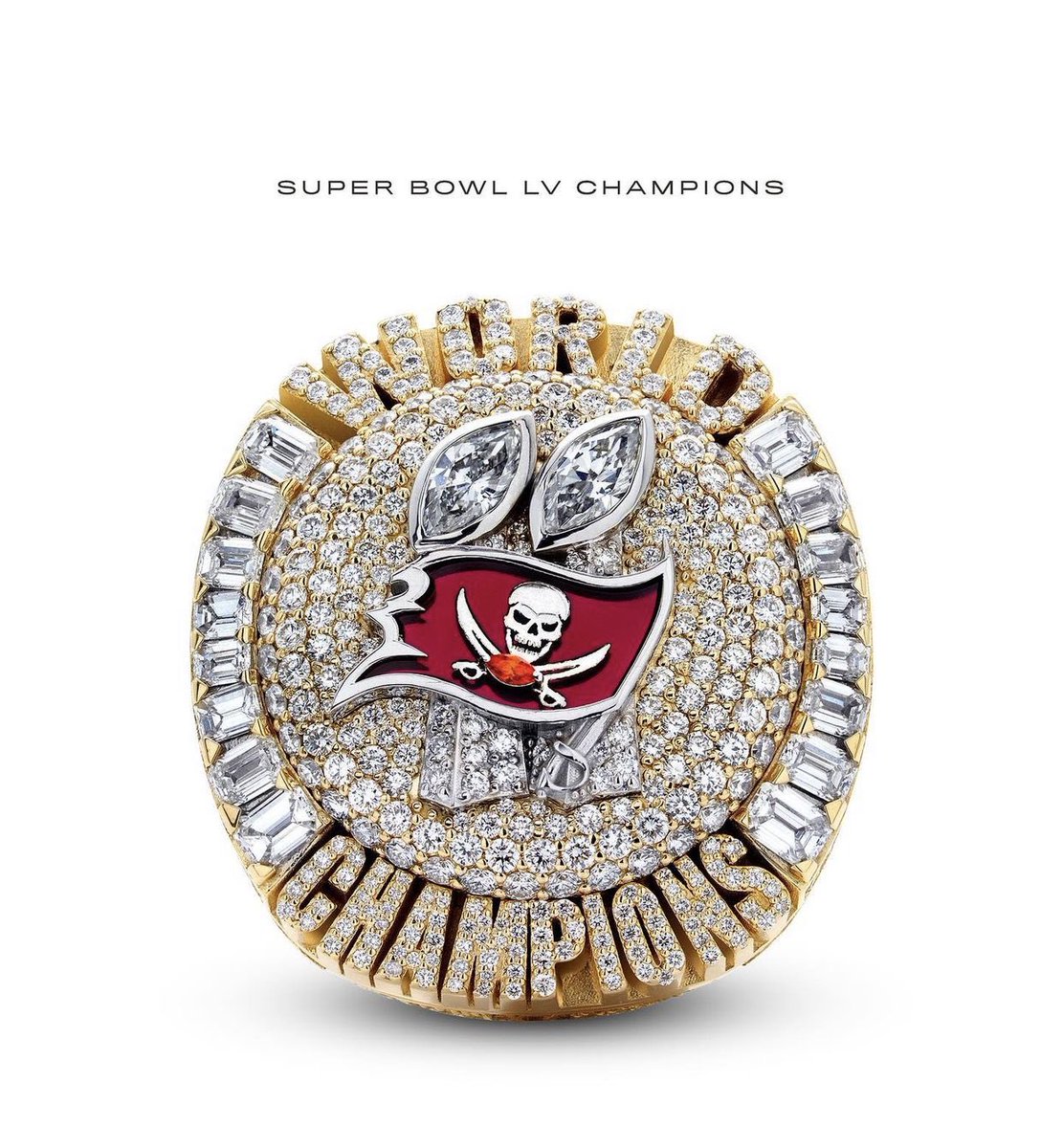 TomBrady's tweet image. Pretty sick. #WhatsMyFavoriteRing? #TheNextOne