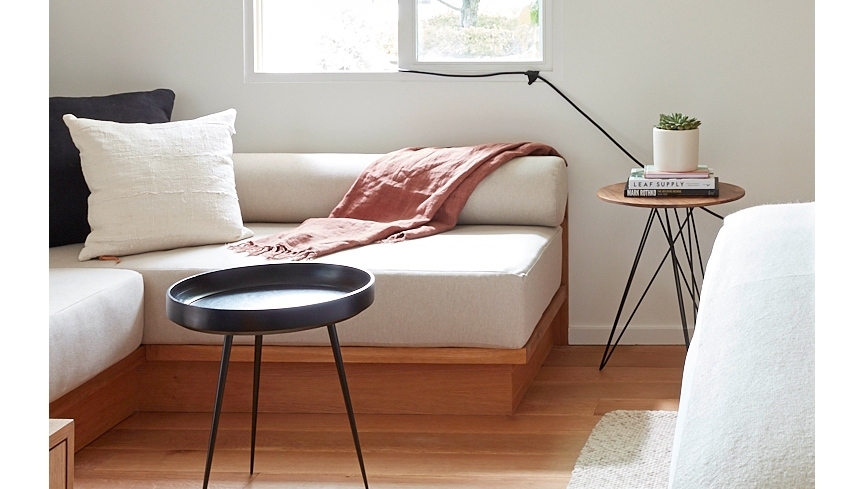 Warm and cozy spaces
#HudsonSideTableintheWild

#sidetable
#endtable
#designlovers
#furnituredesign
#simplystyleyourspace
#midcenturystyle
#designsponge
#dailydecordose
#modernhomeview
#modernliving
#simplehomestyle
#mynordicroom
#mywestelm
#scandistyle
#homedecor
#homedesign