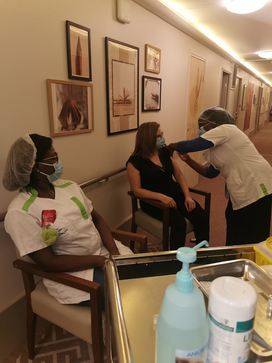 Bravo ! Le personnel de la maison Korian Les Jardins d’Alesia est désormais vacciné à 100 % en première dose. Et à 94 % en double vaccination. La bonne gestion des doses a aussi permis d’immuniser les intervenants extérieurs : kinés, ostéopathes et aussi les proches des résidents