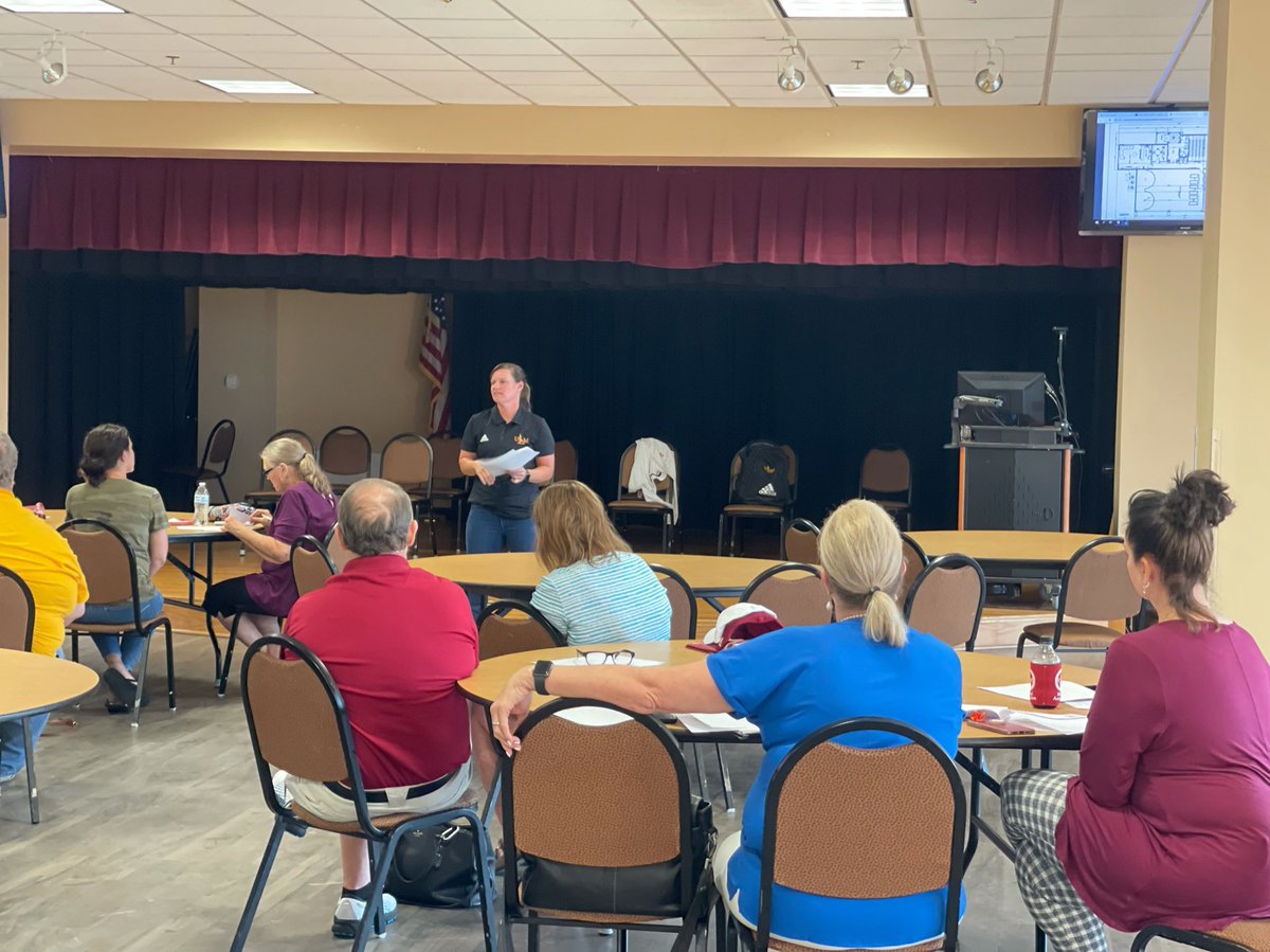 ULM_Softball's tweet photo. We had an incredible turn out last night for our first Hawk Squad Booster Club meeting of the 2021-2022 season! Thank you to everyone who came out and heard about our plans for the upcoming season!! #TalonsOut #HawkSquad https://t.co/T0qVGpbSbC