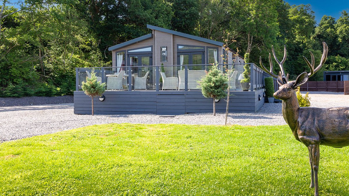 Enjoy the stunning Scottish summer in your own Sanctuary Loch Ness lodge. With its own huge outer deck, private hot tub and surrounded by beautiful Highland countryside, where better to relax and escape the hassle of daily life?
#SanctuaryLochNess #LochNess #Scotland #Highlands