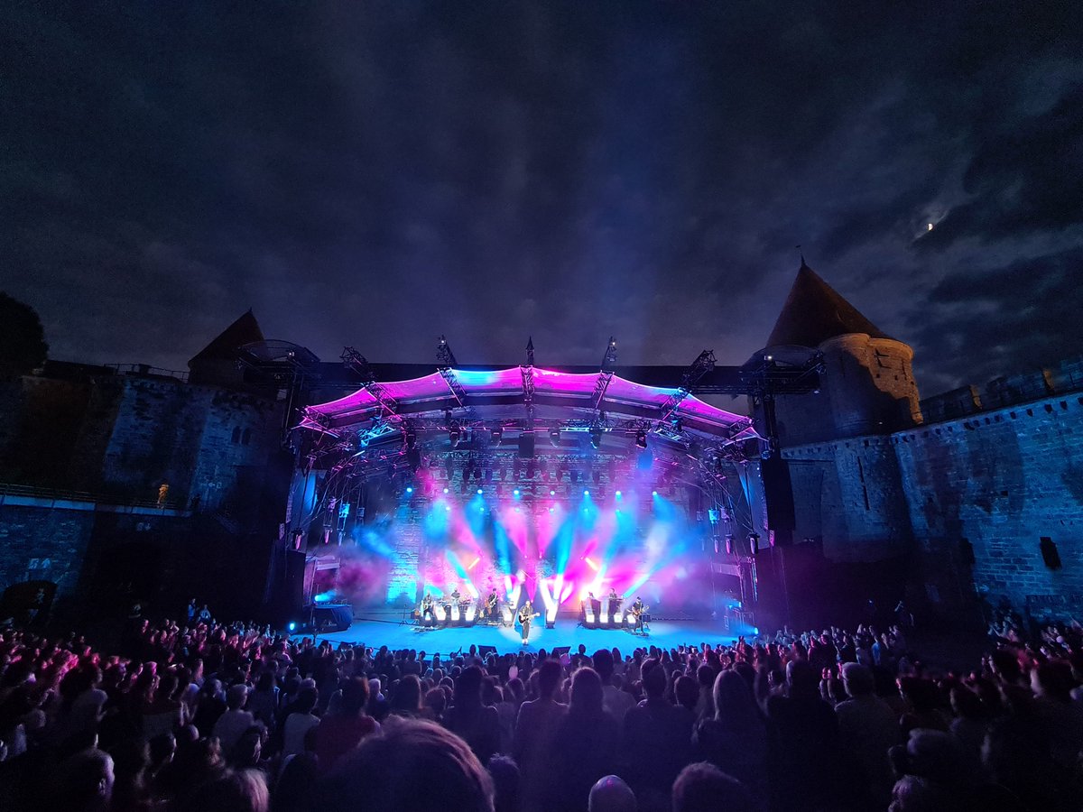 CaissepargneLR's tweet photo. [ #SoutienALaCulture ]
L'été, c'est aussi la saison des #festivals ! Partenaire de vos soirées culturelles sur le territoire, la @CaissepargneLR soutient notamment @FestiCarca   
@CineRencontres et @FestivalRF 🙏 #Mécénat #Culture https://t.co/3pNn4oITFN