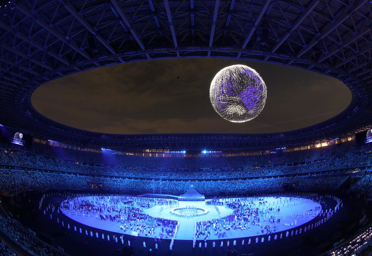 That's no moon…it's a #Tokyo2020 drone display! 😲

#Olympics | #UnitedByEmotion | #StrongerTogether | #OpeningCeremony