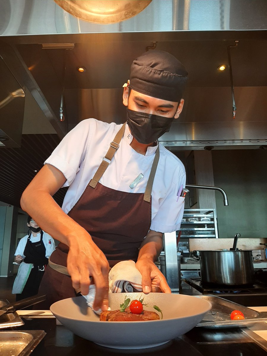 Look cool and simple food 🔥

#insternship
#foodtasting
#goodluck