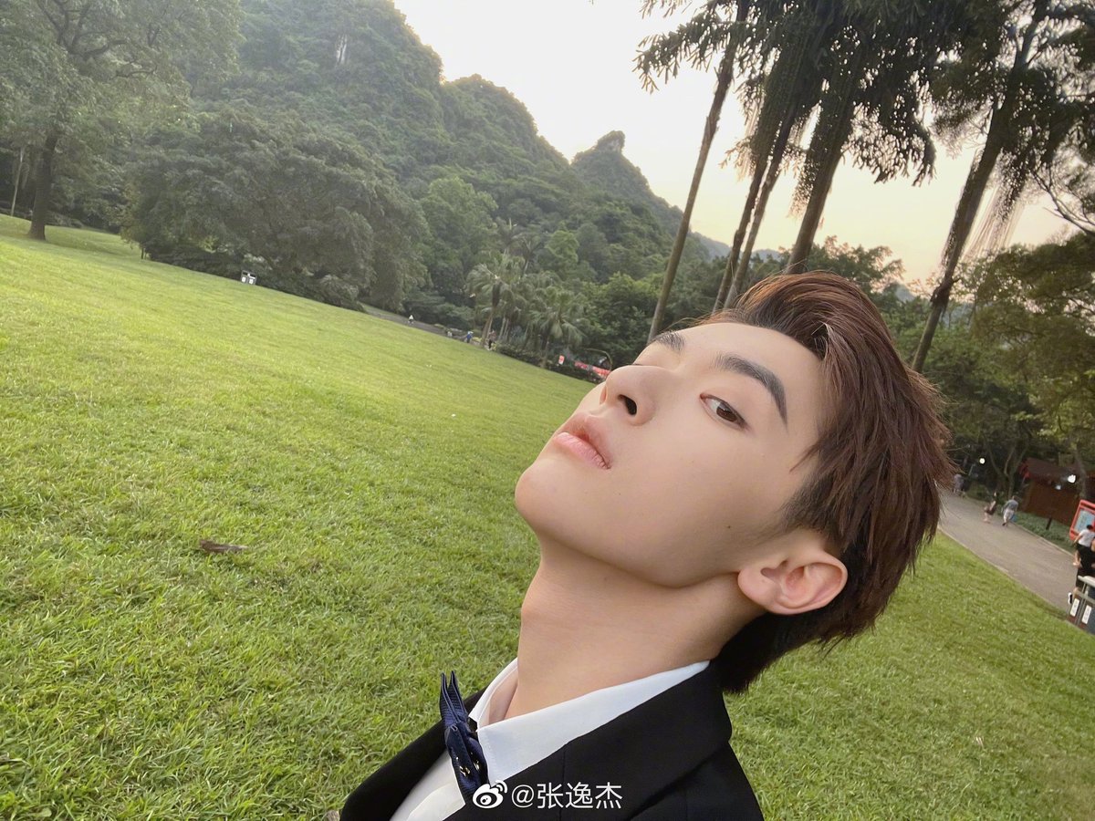 ZhangyijieTHfan's tweet photo. 2021.07.23 💙👼🏻 ทายสิคะ​ วันนี้วันอะไรเอ่ยยย...ใช่แล้ว​ค่ะ​ วัน​ครบรอบเด​บิวท์ปีที่​ 11 ของอี้​เจี๋ย​นั่นเอง​ ทุกคน​สามารถ​อวยพร​ให้​เจี๋ย​ๆได้ผ่านทางแฮชแท็ก​ด้านล่าง​นะคะ​😊
#张逸杰0723出道快乐
#ZhangYijieHappyDebut0723
#จางอี้เจี๋ย #zhangyijie #张逸杰 https://t.co/D3vp1nnvNe